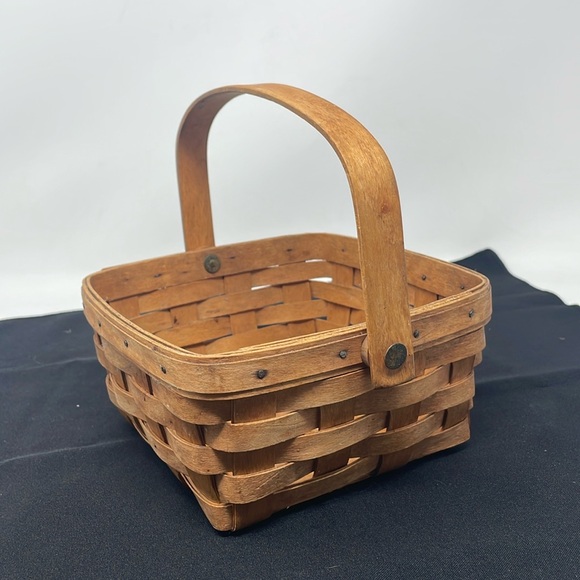 Longaberger Other - LONGABERGER Vintage Hand Woven Signed Basket with Handle